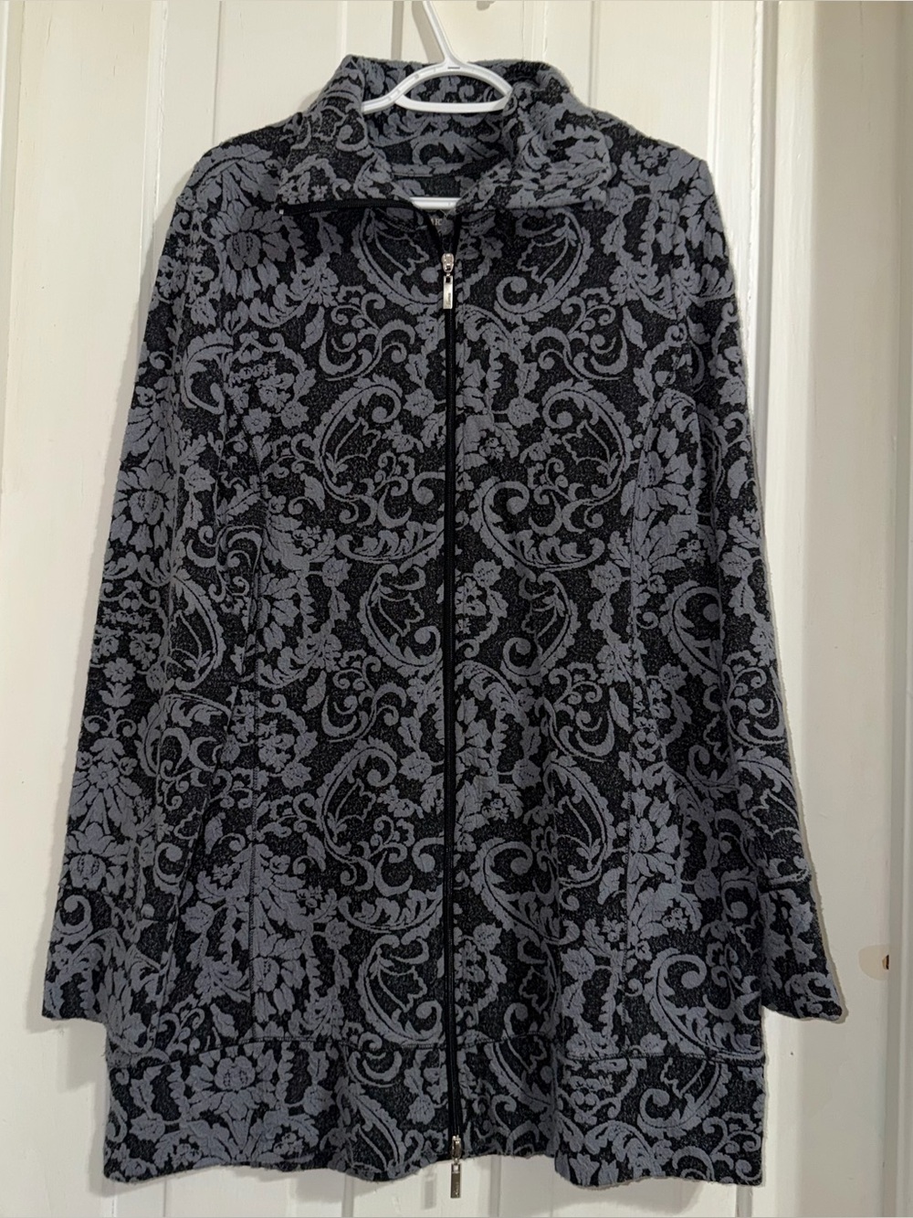 Women's size XL lounge coat sweater Black & Gray Patterned Zip-Front Coat hoodie